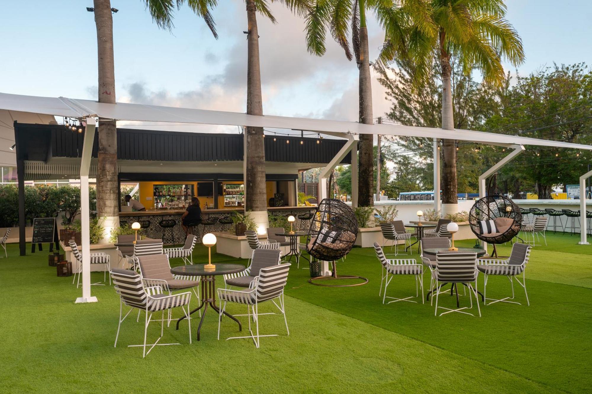 The Rockley By Ocean Hotels - Breakfast Included ブリッジタウン エクステリア 写真